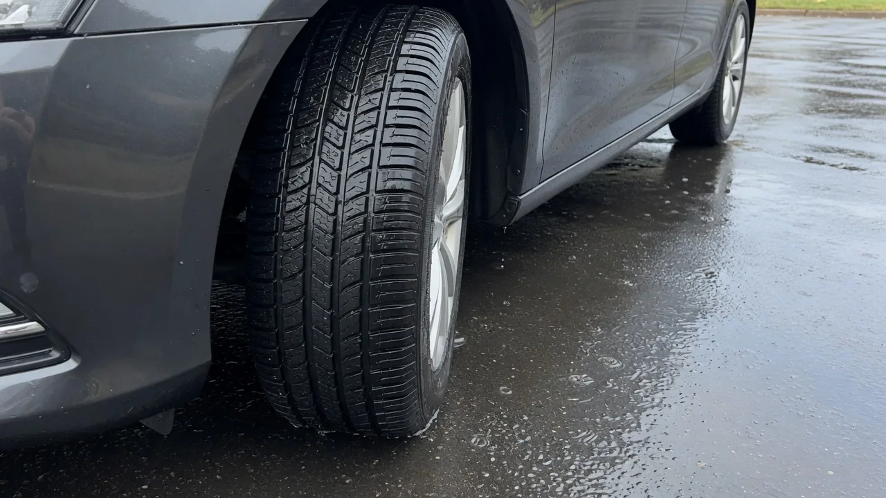 Why Do Tires Have Different Tread Blocks? Grip, Noise and Wear Explained