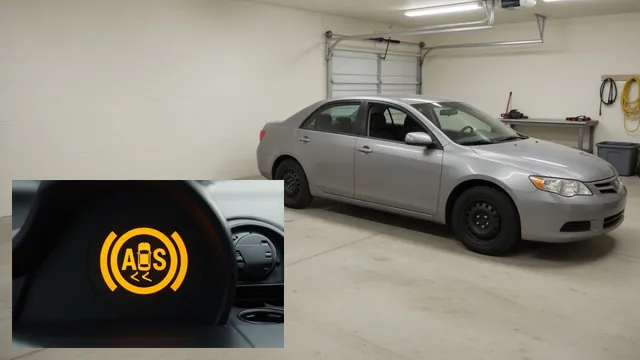 Illustration of an illuminated ABS warning beside a parked Jeep