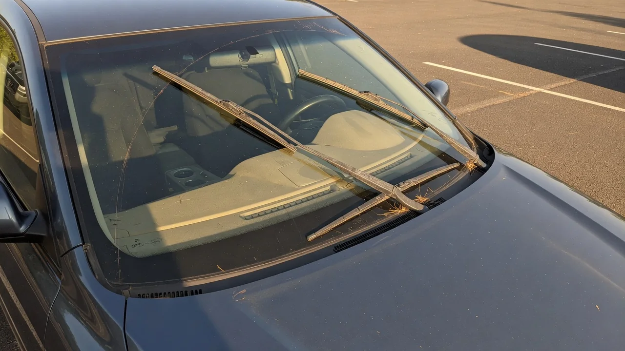 Why Do Rubber Wiper Blades Harden? Sun, Heat, Streaks and Replacement