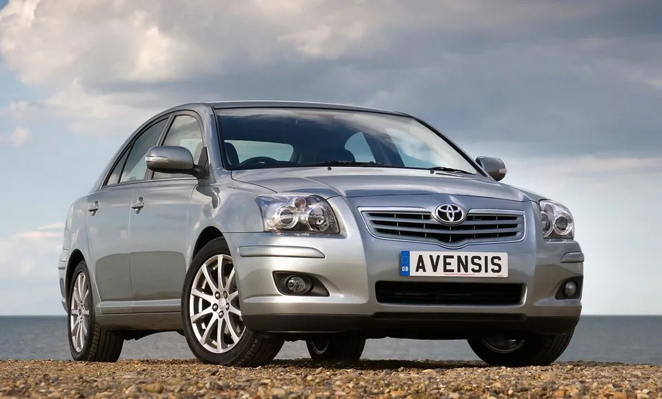 Toyota Avensis, generation photo