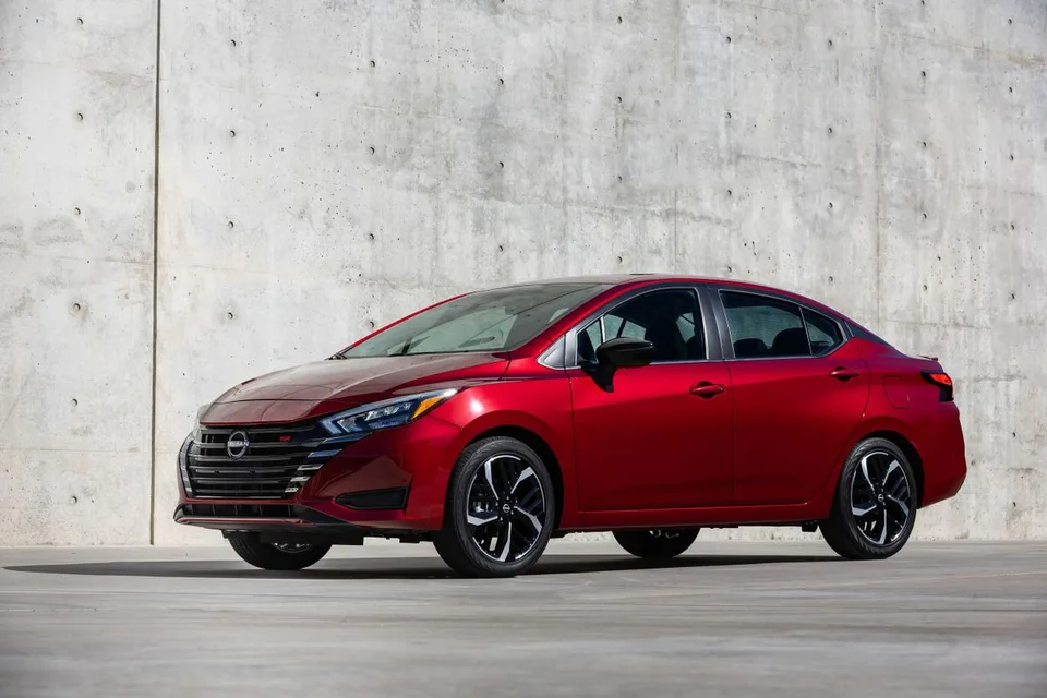 Nissan Versa, generation photo