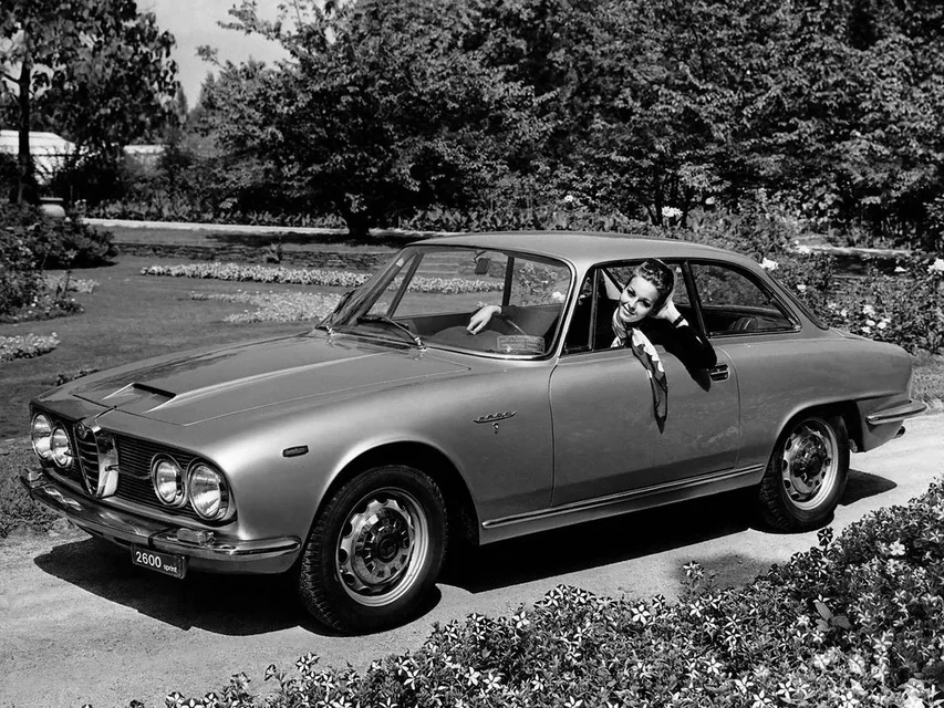 Alfa Romeo 2600, generation photo
