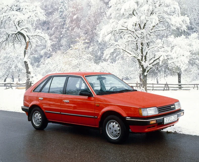 Mazda 323 Lantis, generation photo