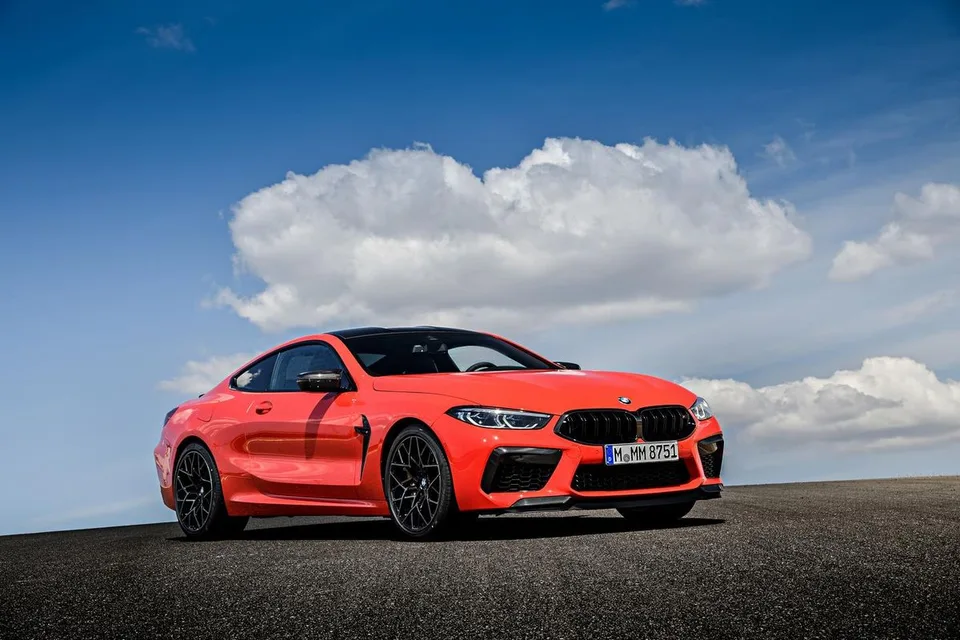 BMW M8, generation photo