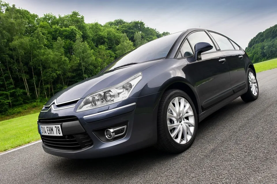 Citroen C4, generation photo