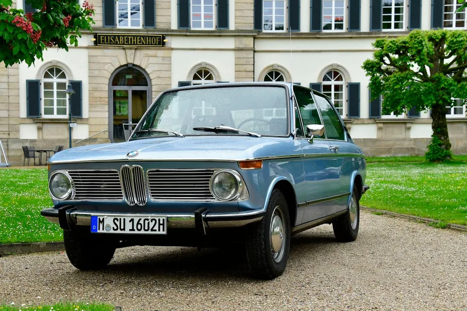 BMW 02 (E10), generation photo