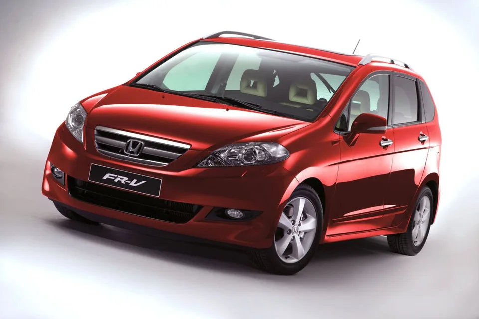 FR-V 1 generation