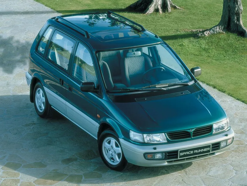 Mitsubishi Space Runner, generation photo