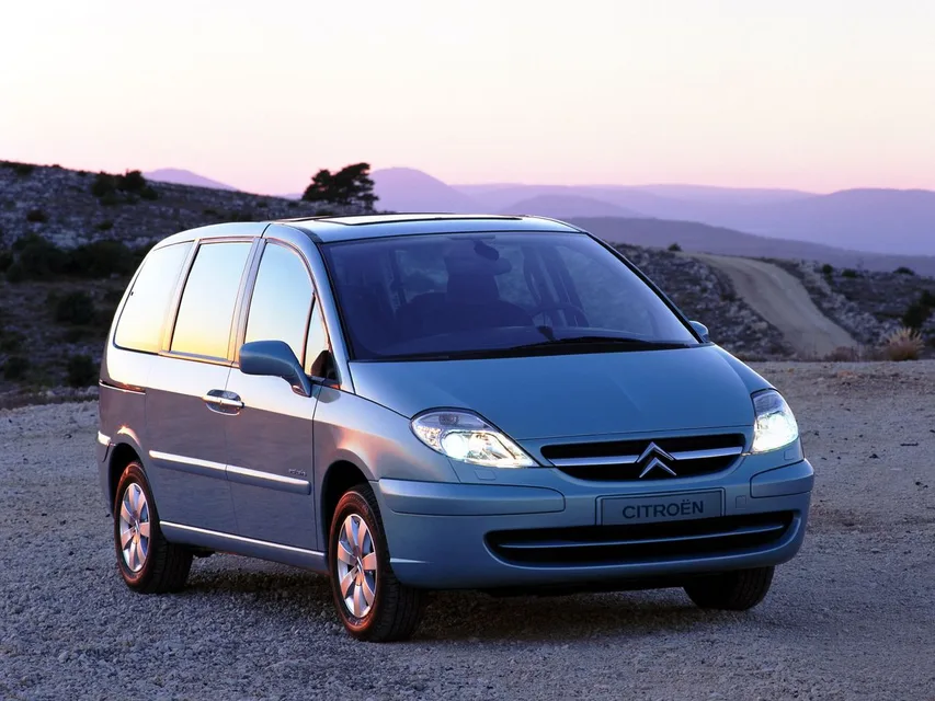 Citroen C8, generation photo