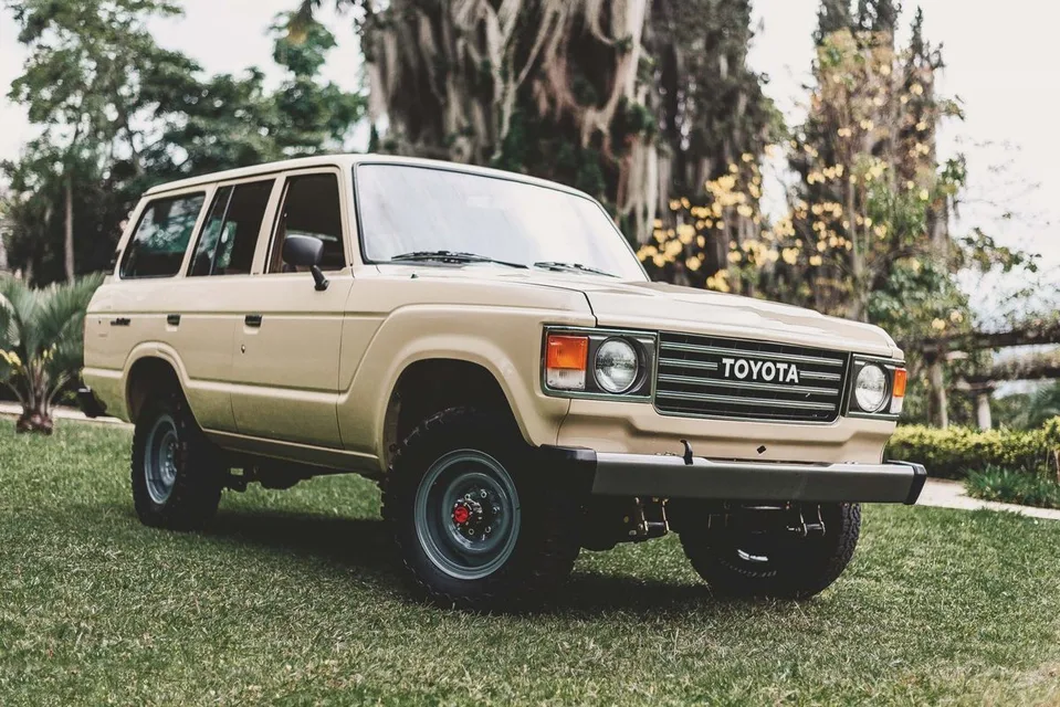 Land Cruiser 7 generation