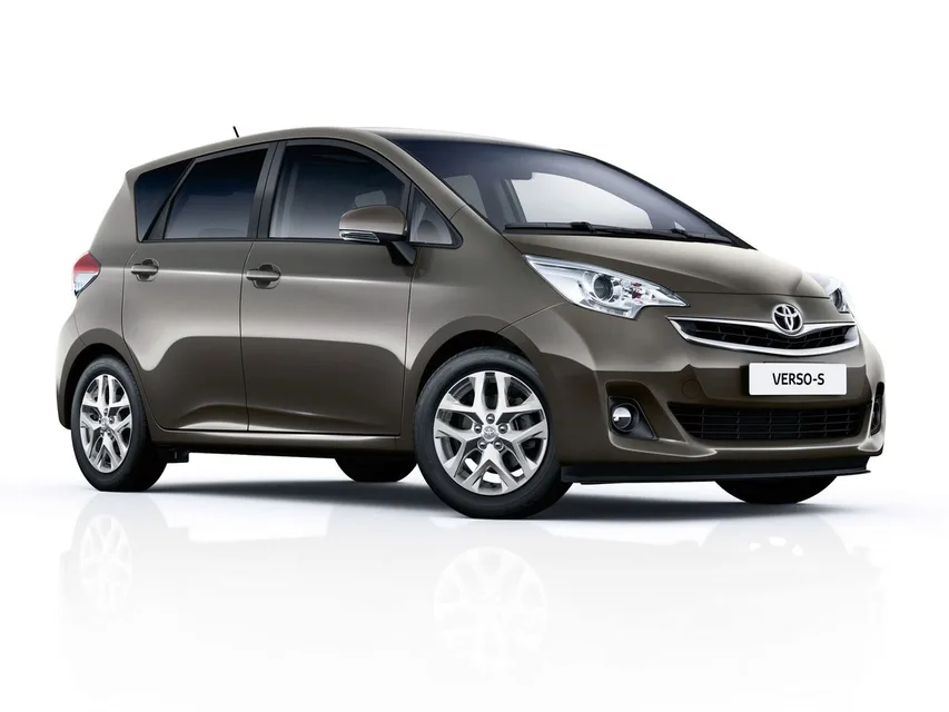 Toyota Space Verso, generation photo