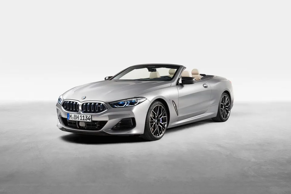 8 series 2 generation, restyling 1