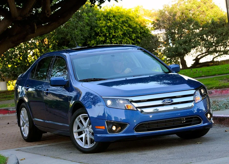 Fusion (USA) 1 generation, restyling