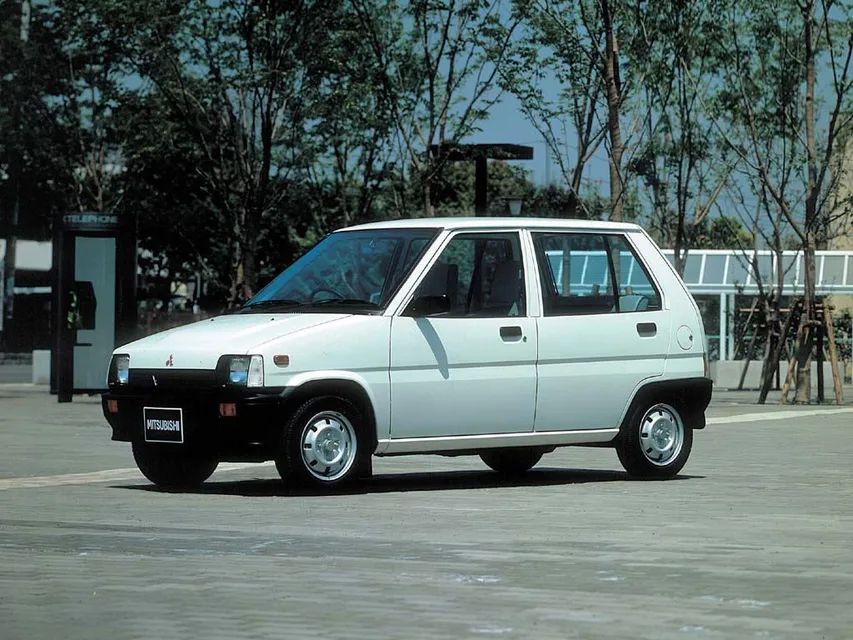 Mitsubishi Minica, generation photo