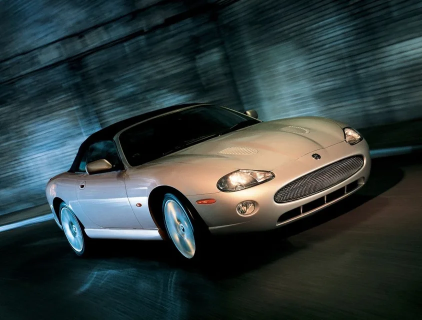 XKR 1 generation, restyling