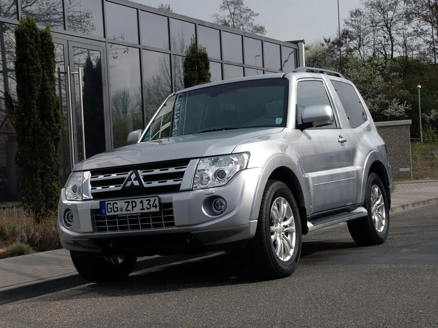 Pajero 4 generation, restyling 1