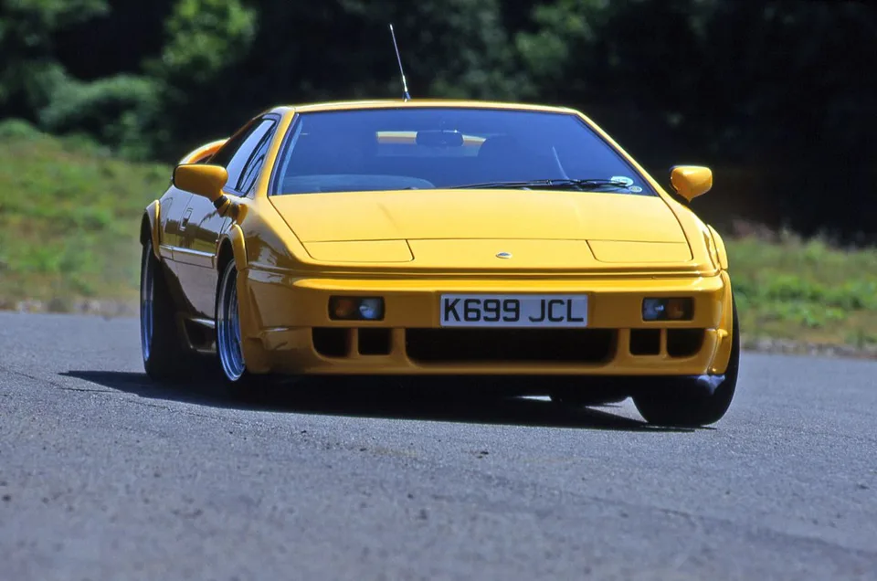 Lotus Esprit, generation photo