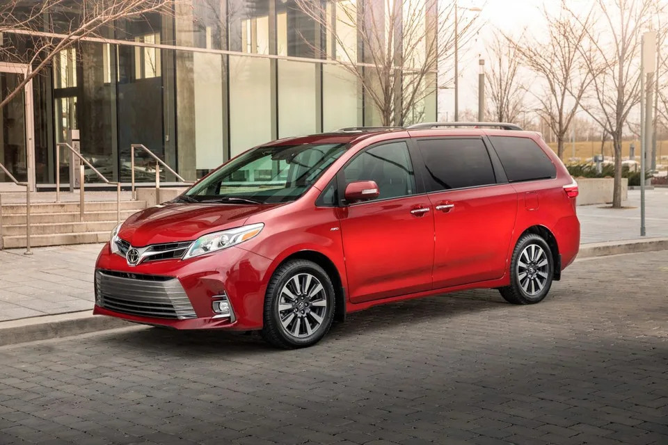 Toyota Sienna, generation photo