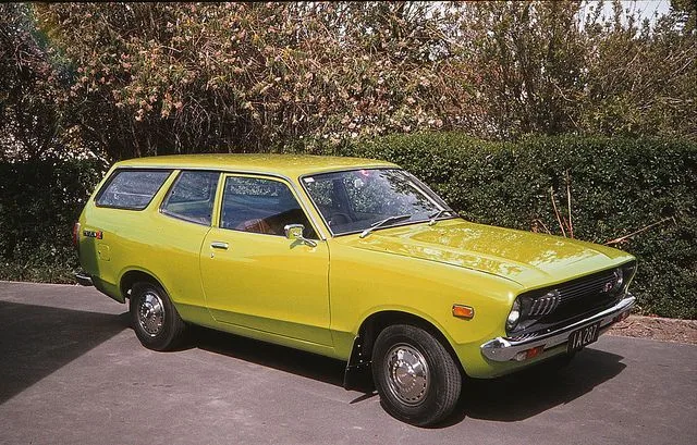 Nissan Sunny, generation photo
