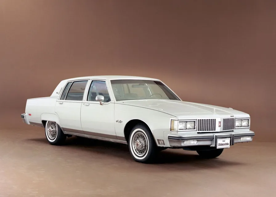 Oldsmobile Ninety Eight, generation photo