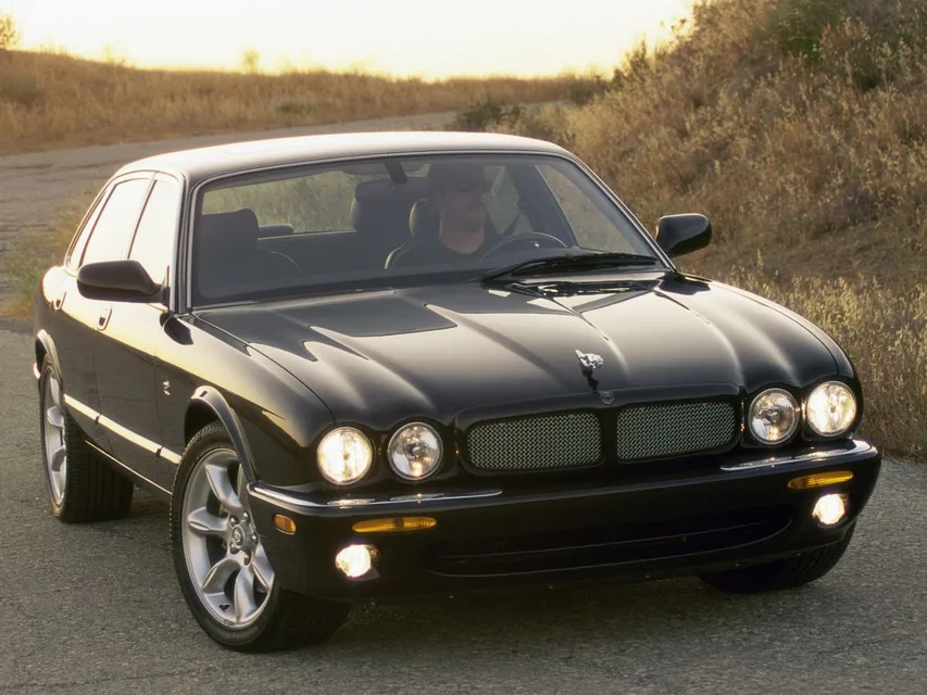 Jaguar XJR, generation photo