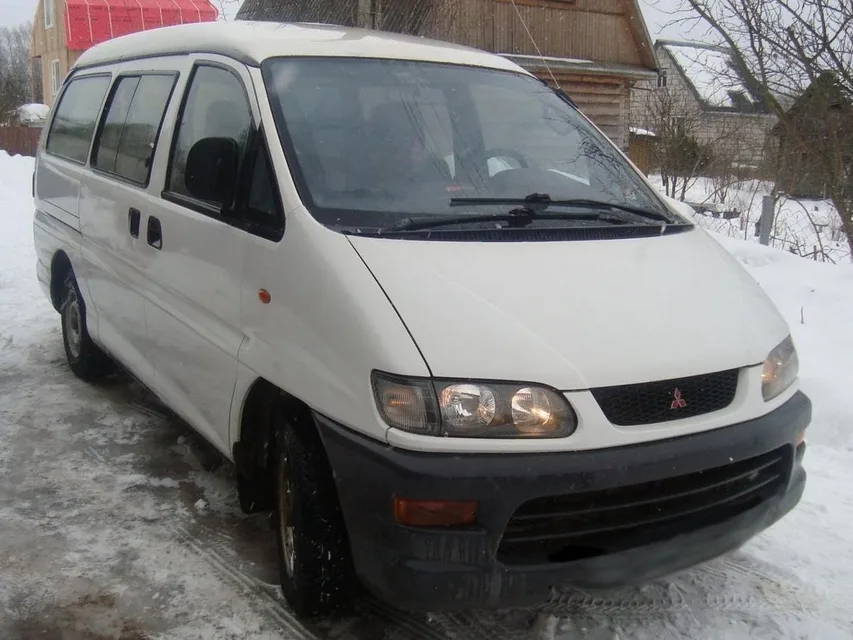 Mitsubishi L400, generation photo