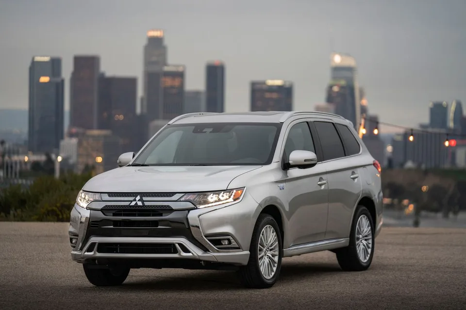 Outlander 3 generation, restyling 3