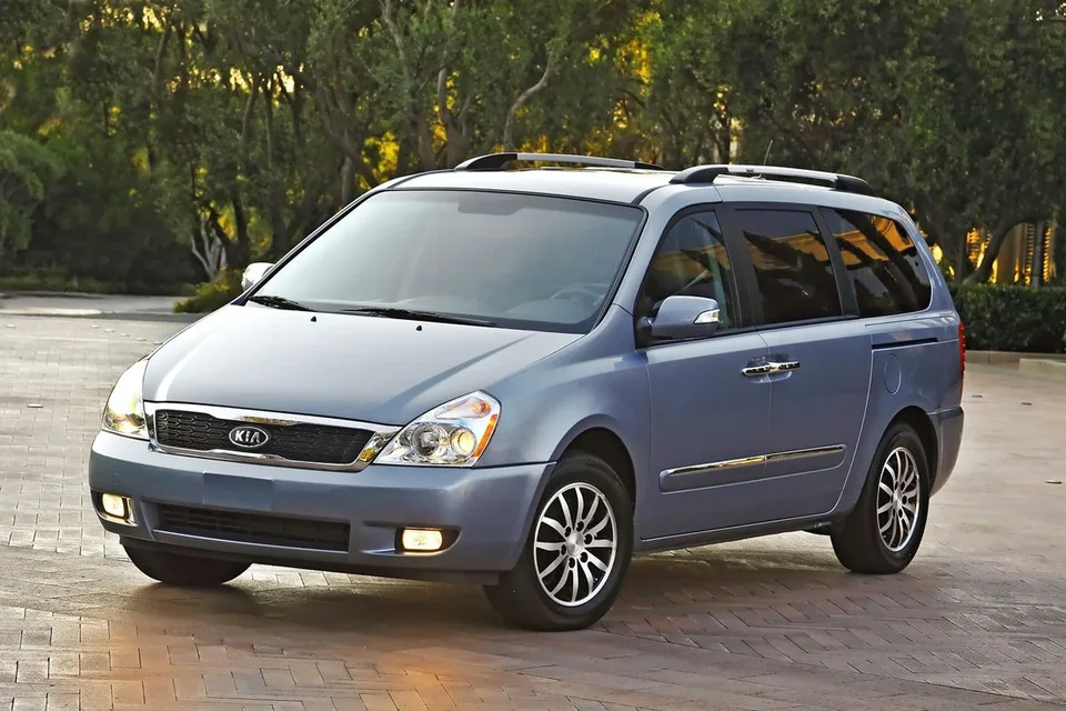 Sedona 2 generation, restyling