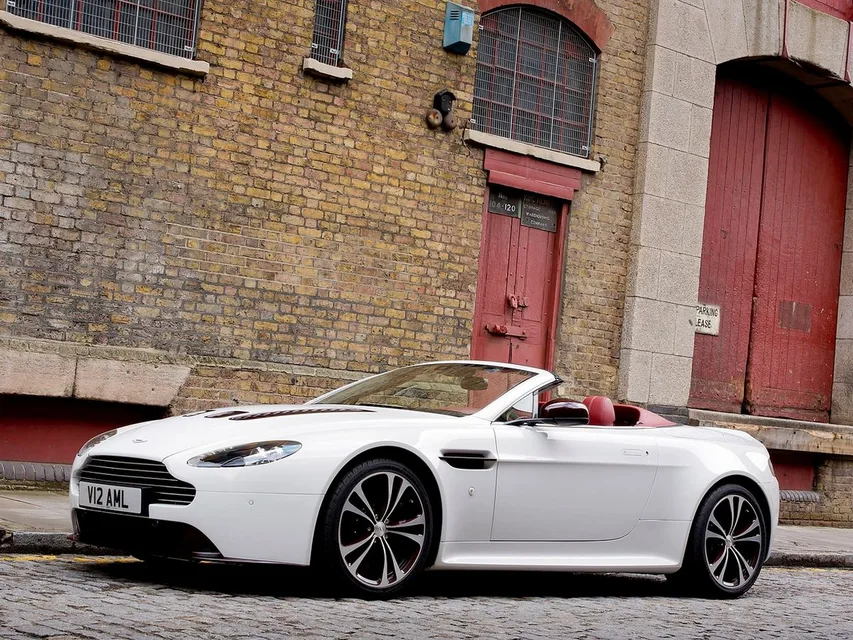 Aston Martin V12 Vantage, generation photo