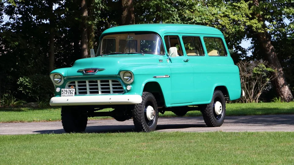 Chevrolet Suburban, generation photo