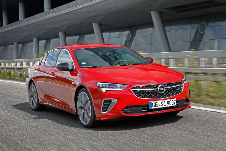 Opel Insignia GSi, generation photo