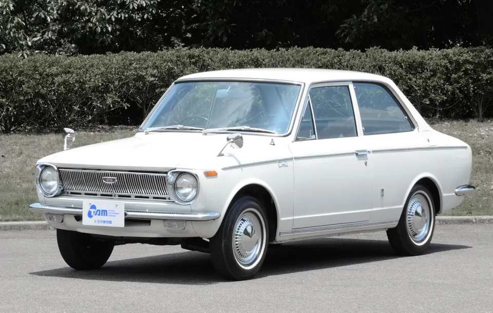 Corolla 1 generation