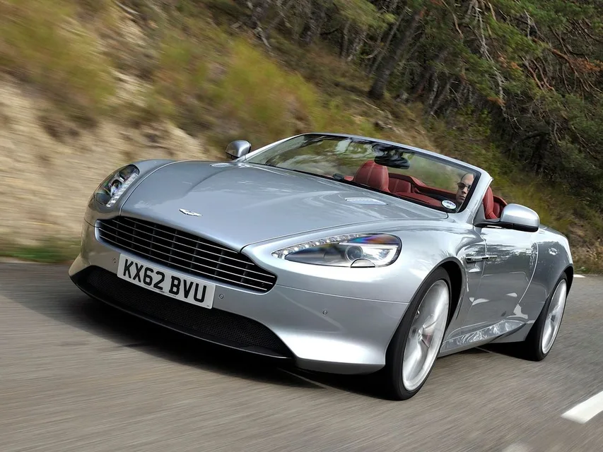 Aston Martin DB9, generation photo