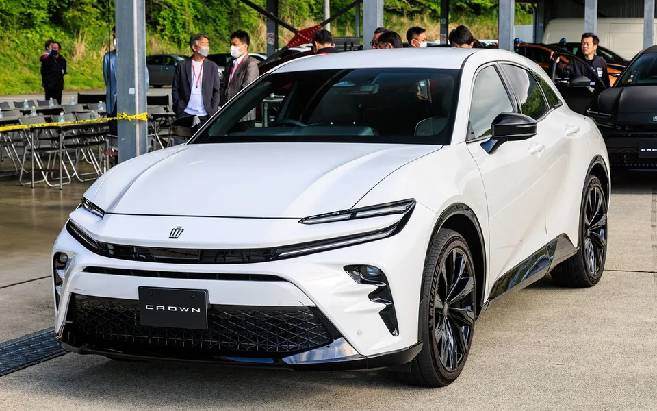 Crown Sport 1 generation