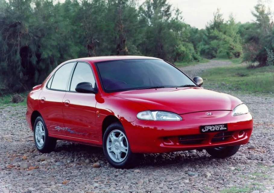 Hyundai Lantra, generation photo
