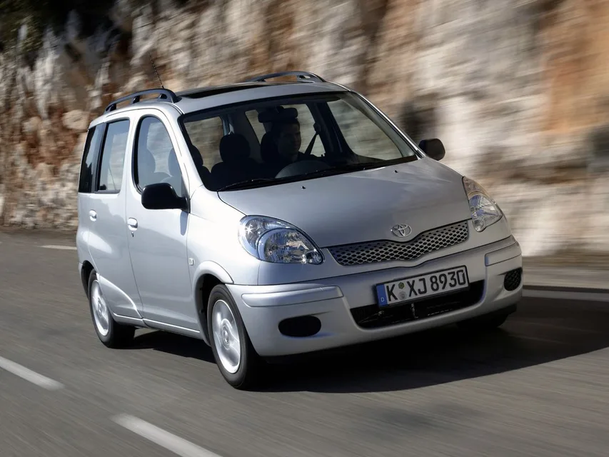 Yaris Verso 1 generation