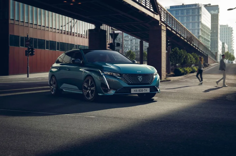 Peugeot 308, generation photo