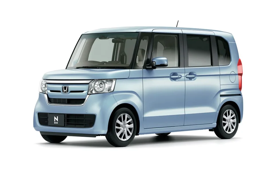Honda N-BOX, generation photo