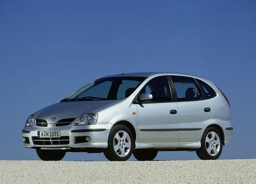 Nissan Tino, generation photo