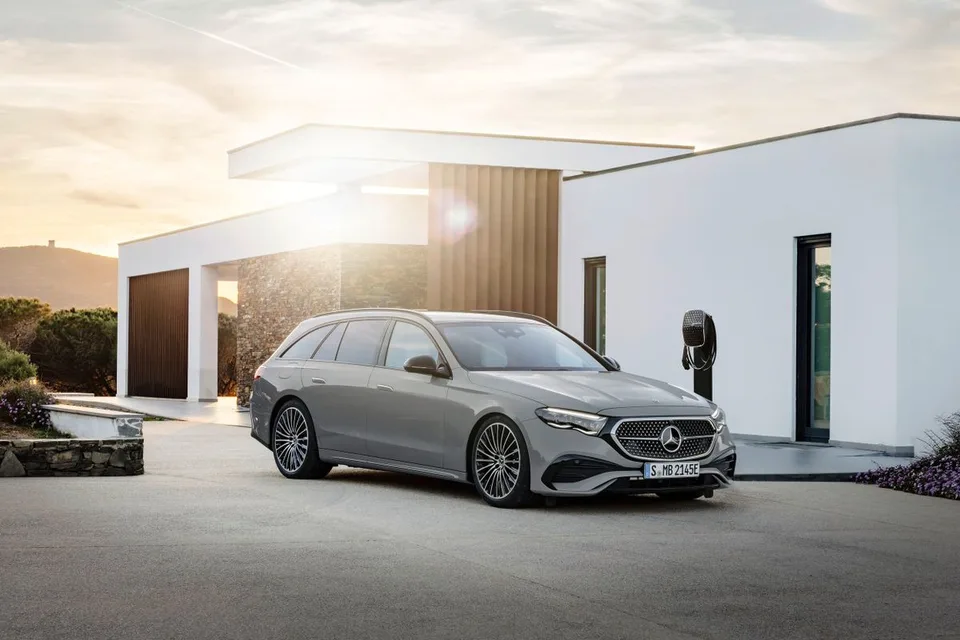 Mercedes E-Class, generation photo
