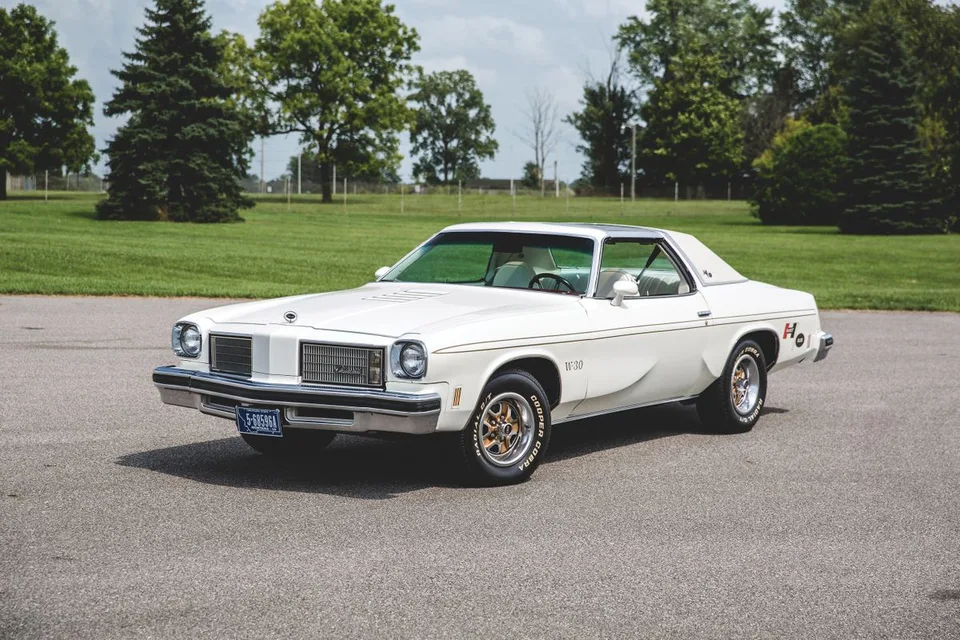 Oldsmobile F-85, generation photo