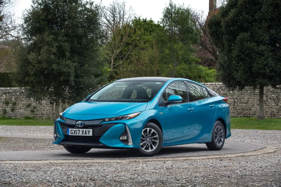 Prius Plug-In 4 generation, restyling