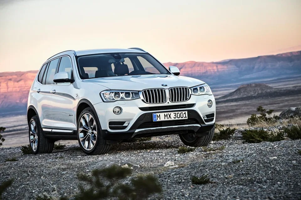 BMW X3, generation photo