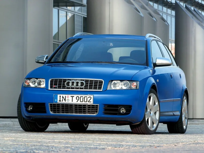 Audi S4, generation photo