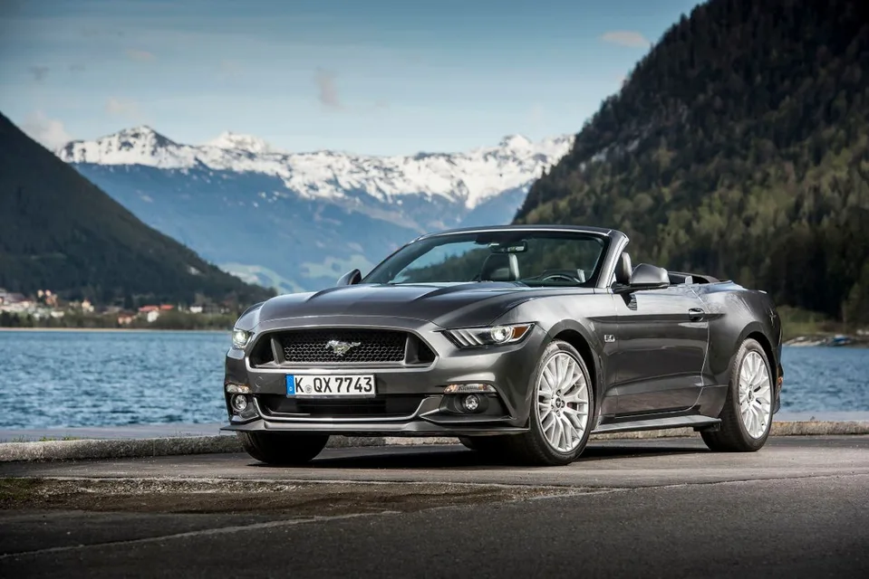 Ford Mustang, generation photo