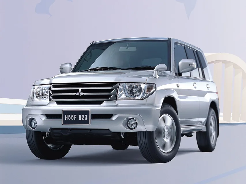 Pajero iO 1 generation