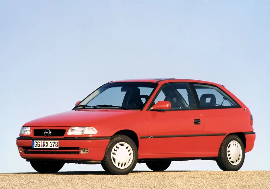 Astra 1 generation, restyling 1