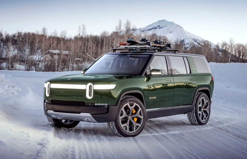 Rivian R1S, generation photo