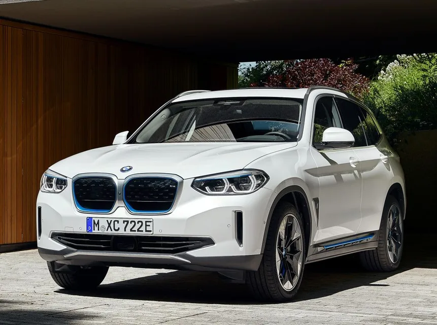 BMW iX3, generation photo