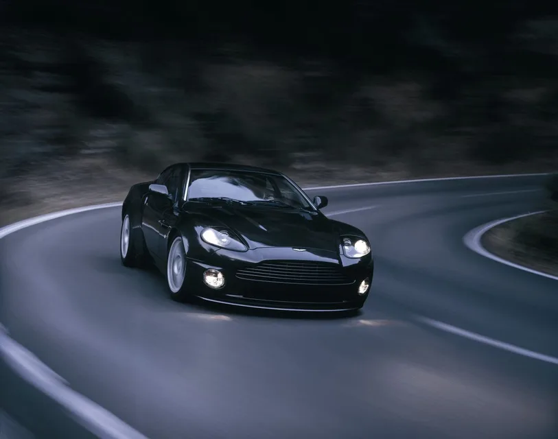 Aston Martin Vanquish, generation photo